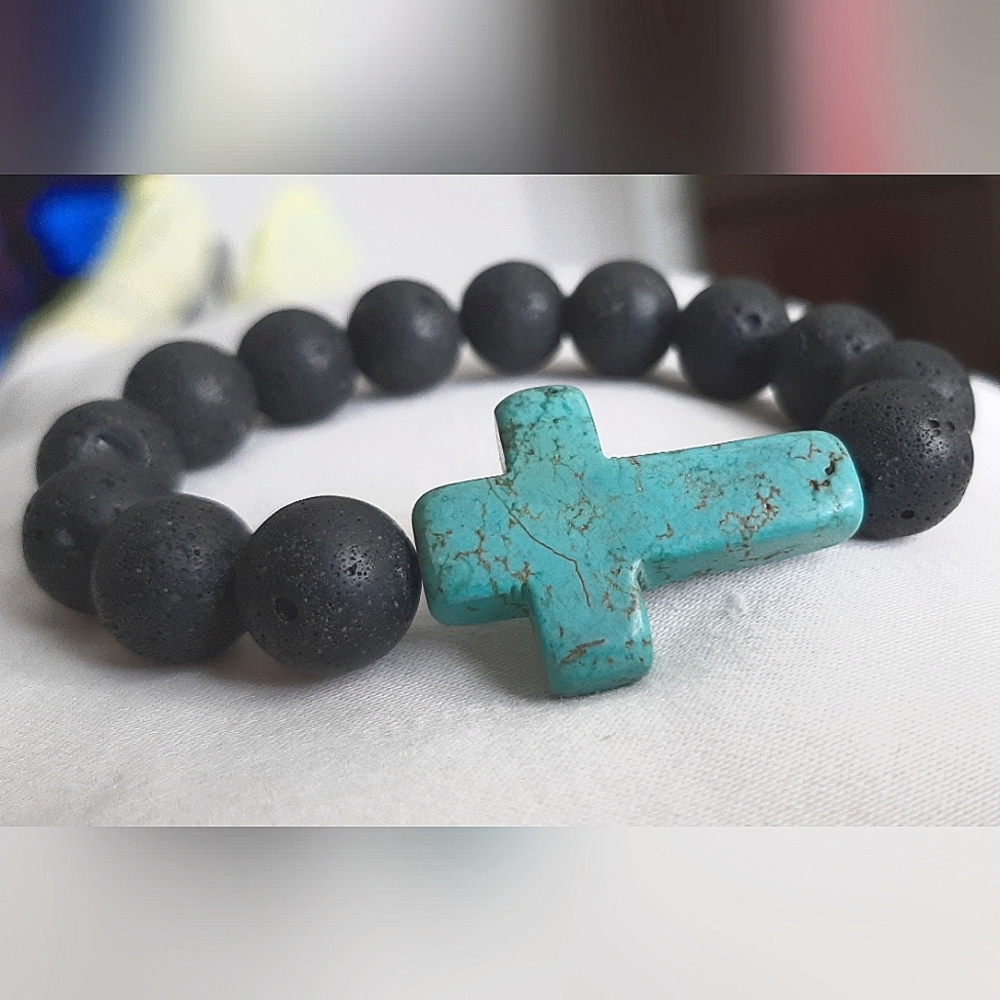 ⚫️ Lava Rock Bracelet w/Turquoise Cross ⚫️